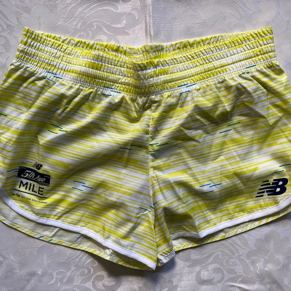 Brand new/unworn Balance NYC 5th Avenue Mile shorts M - Picture 1 of 7